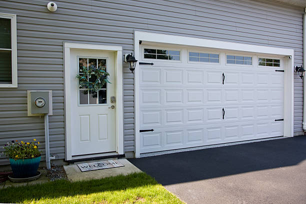 24/7 Emergency Garage Door Panel Replacement experts in Morrow, GA